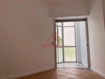 Apartamento T3 para Venda em Algueirão-Mem Martins