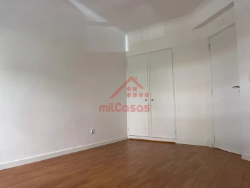 Apartamento T3 para Venda em Algueirão-Mem Martins