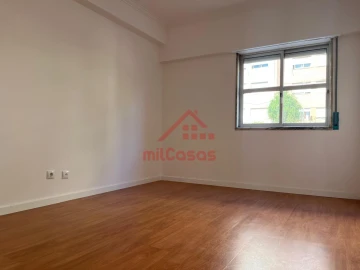 Apartamento T3 para Venda em Algueirão-Mem Martins