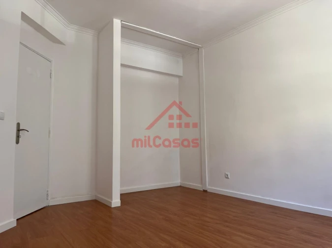 Apartamento T3 para Venda em Algueirão-Mem Martins Foto 12