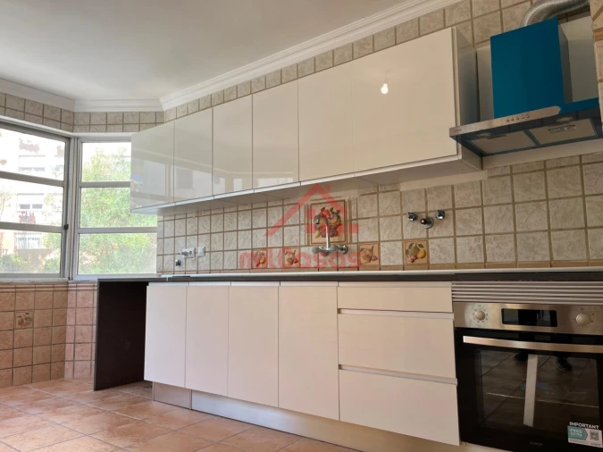 Apartamento T3 para Venda em Algueirão-Mem Martins Foto 13