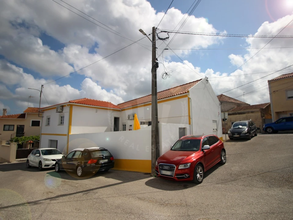 Moradia T4 para Venda em Santa Maria, São Pedro e Sobral da Lagoa Foto 38