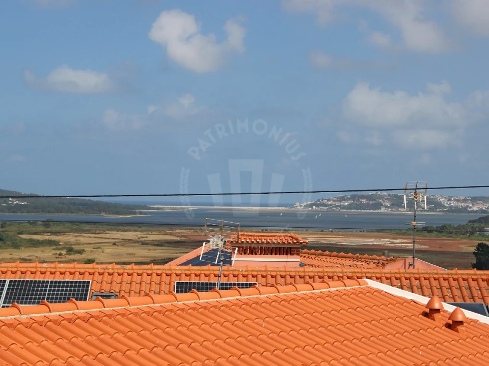 Moradia T4 para Venda em Santa Maria, São Pedro e Sobral da Lagoa Foto 1