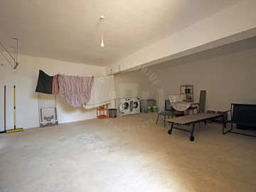 Moradia T4 para Venda em Santa Maria, São Pedro e Sobral da Lagoa