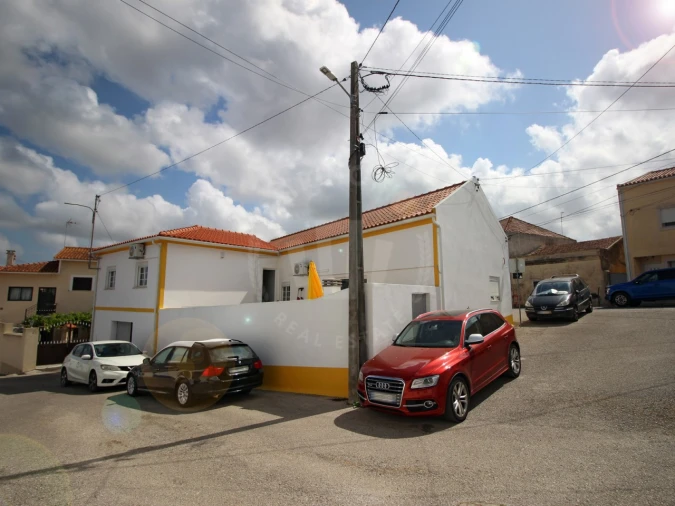 Moradia T4 para Venda em Santa Maria, São Pedro e Sobral da Lagoa Foto 38