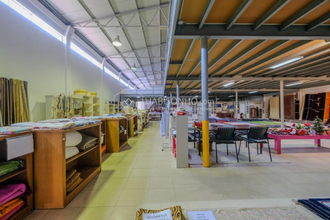 Armazém para Arrendamento em Anta e Guetim Foto 17