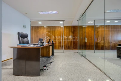 Armazém para Arrendamento em Anta e Guetim