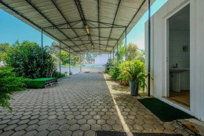 Armazém para Arrendamento em Anta e Guetim