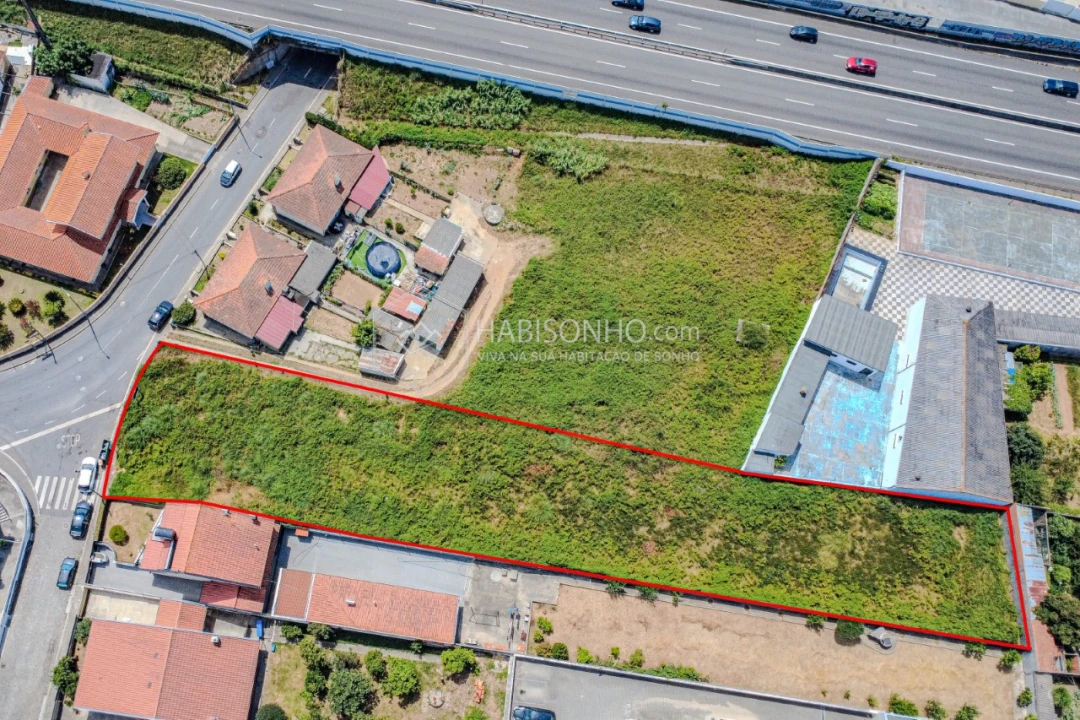 Terreno para Venda em Arcozelo Foto 2