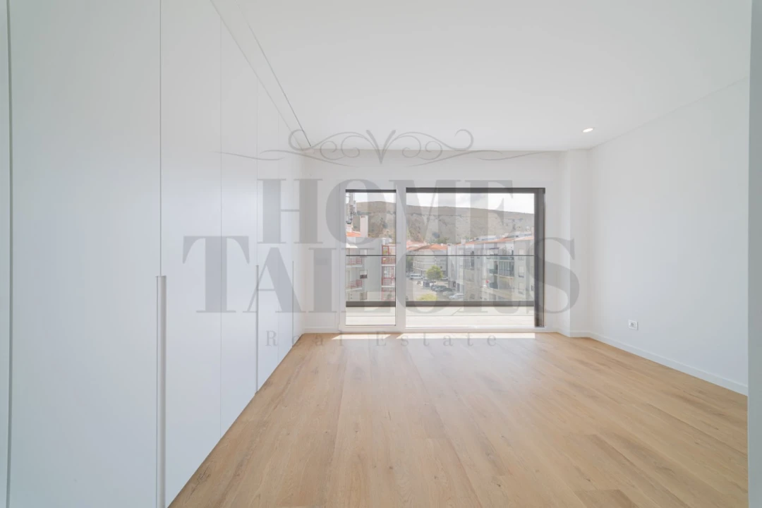 Apartamento T4 para Venda em Costa da Caparica Foto 21