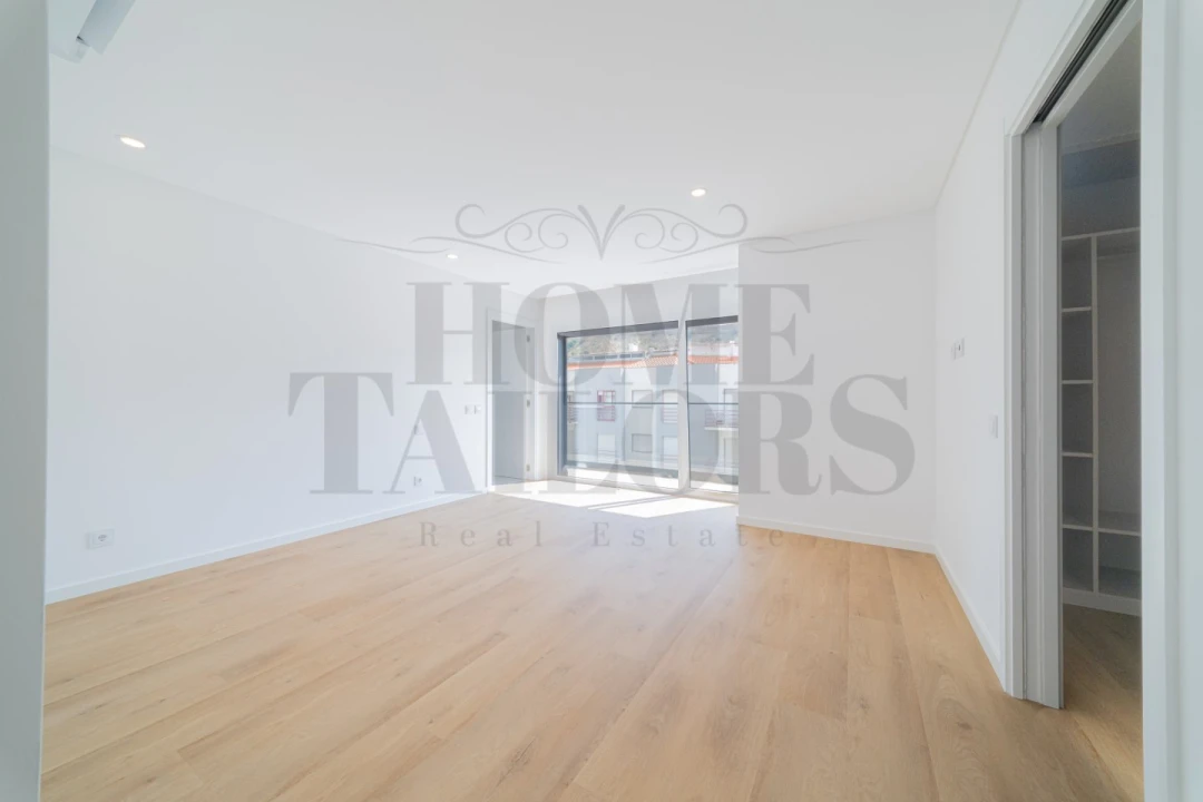 Apartamento T4 para Venda em Costa da Caparica Foto 24