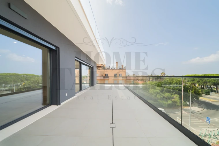 Apartamento T4 para Venda em Costa da Caparica Foto 2