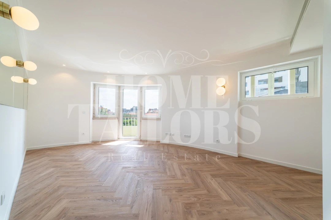 Apartamento T2 para Venda em Campolide Foto 5
