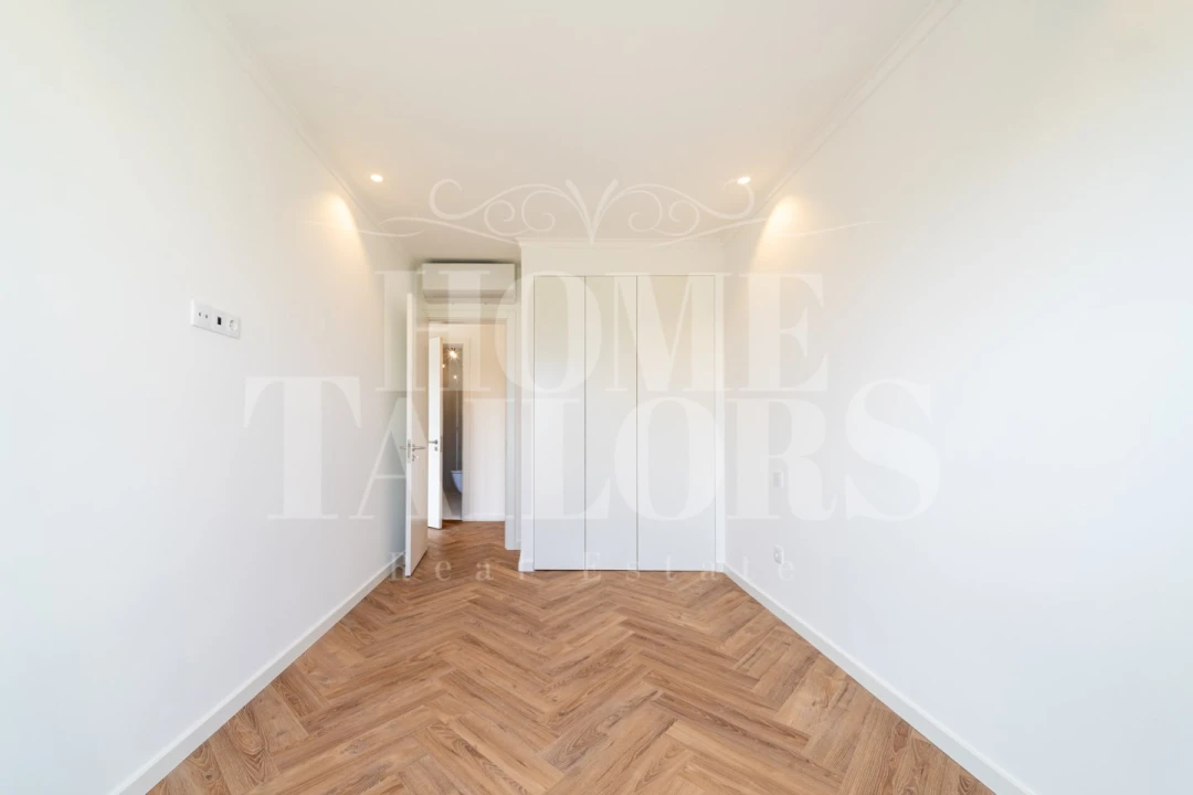 Apartamento T2 para Venda em Campolide Foto 11