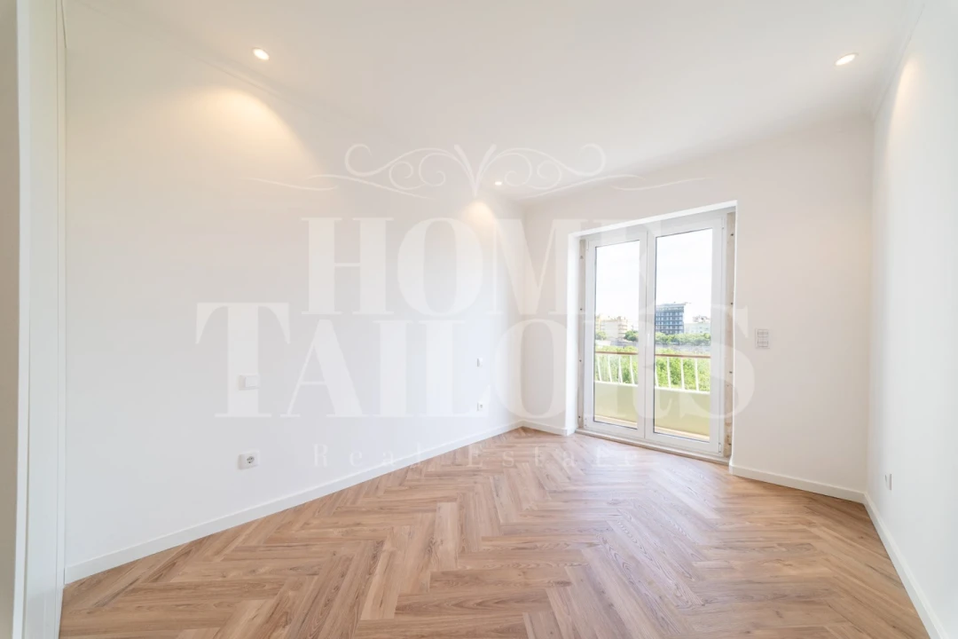 Apartamento T2 para Venda em Campolide Foto 8