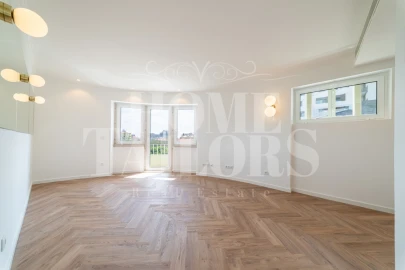Apartamento T2 para Venda em Campolide