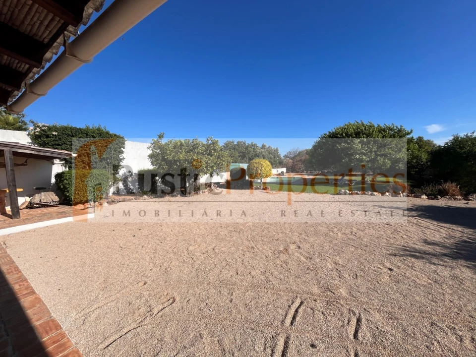 Moradia T3 para Venda em Loule (São Sebastião) Foto 21