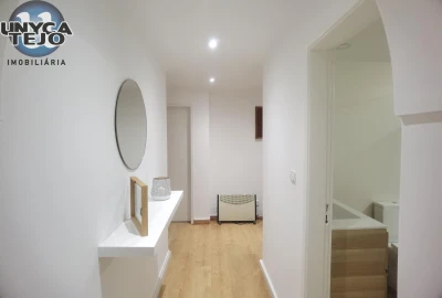Apartamento T2 para Venda em Laranjeiro e Feijó