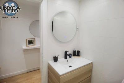 Apartamento T2 para Venda em Laranjeiro e Feijó