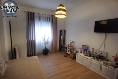 Apartamento T2 para Venda em Laranjeiro e Feijó