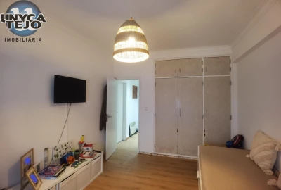 Apartamento T2 para Venda em Laranjeiro e Feijó