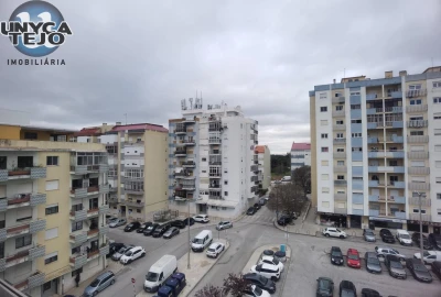 Apartamento T2 para Venda em Laranjeiro e Feijó