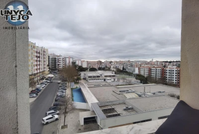 Apartamento T2 para Venda em Laranjeiro e Feijó
