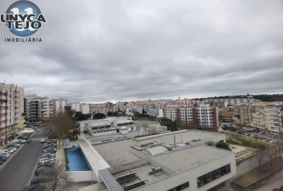 Apartamento T2 para Venda em Laranjeiro e Feijó