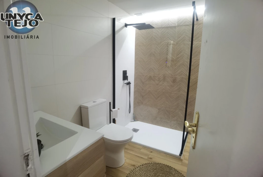 Apartamento T2 para Venda em Laranjeiro e Feijó Foto 15