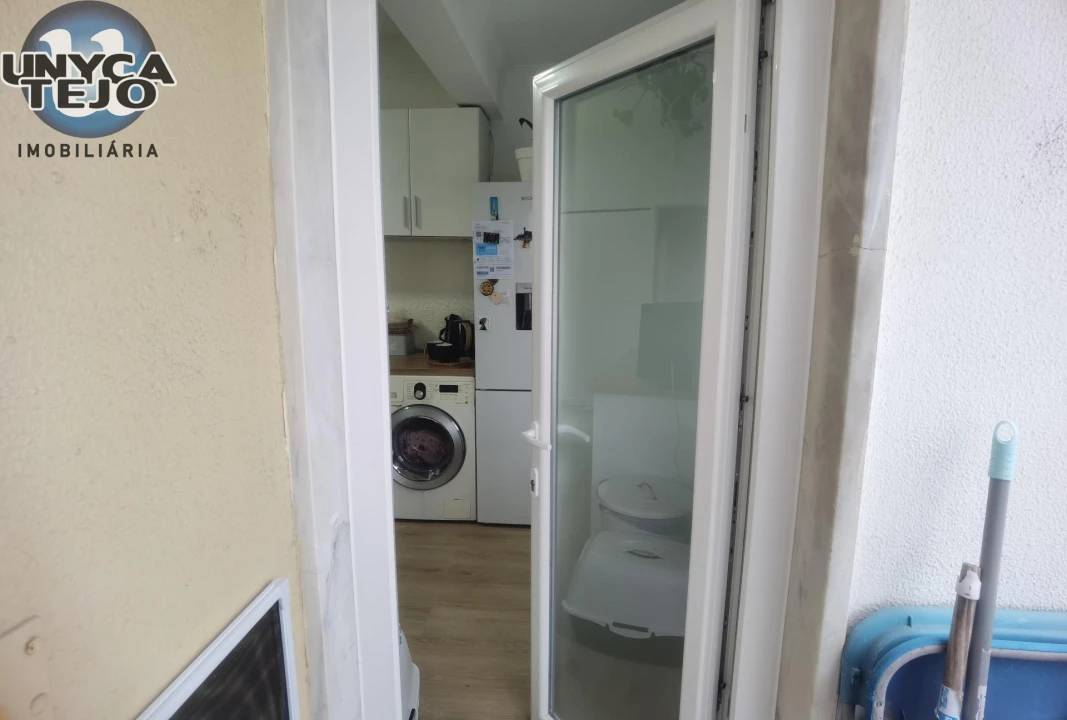 Apartamento T2 para Venda em Laranjeiro e Feijó Foto 5