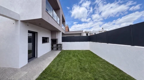 Moradia T3 para Venda em Fernao Ferro