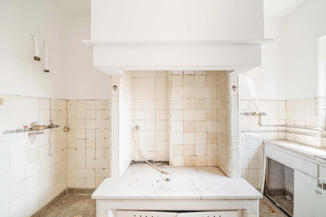 Apartamento T4 para Venda em Alvalade Foto 4