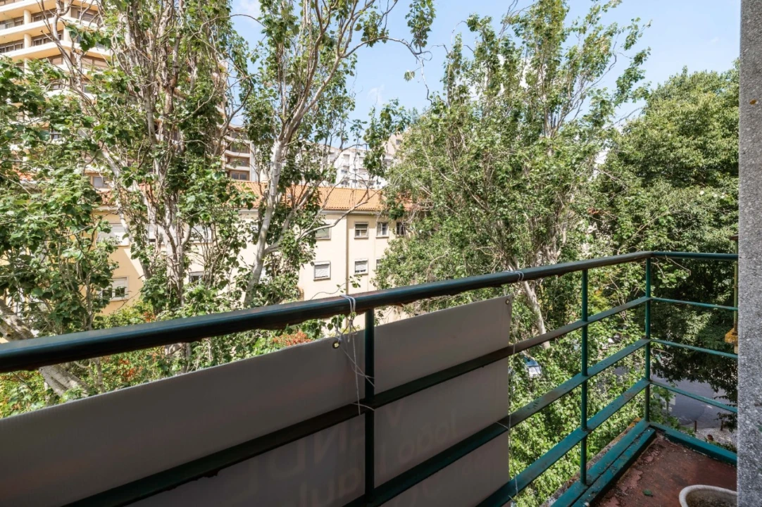 Apartamento T4 para Venda em Alvalade Foto 37