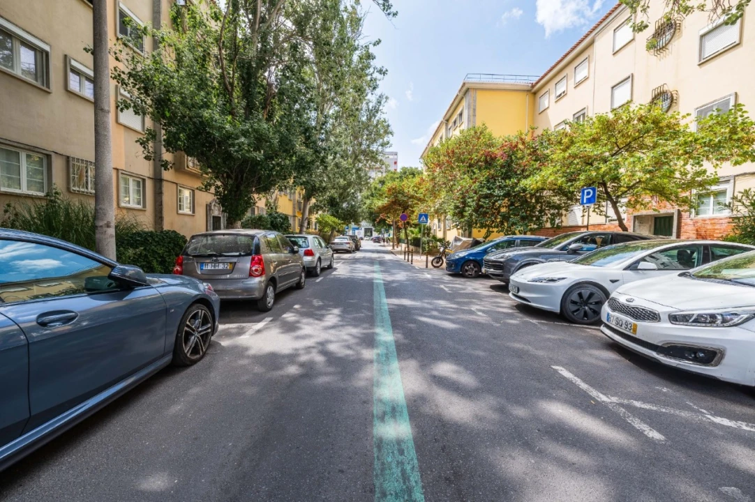 Apartamento T4 para Venda em Alvalade Foto 42
