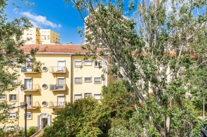 Apartamento T4 para Venda em Alvalade