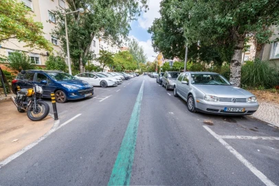 Apartamento T4 para Venda em Alvalade