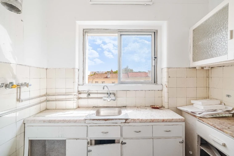 Apartamento T4 para Venda em Alvalade Foto 5