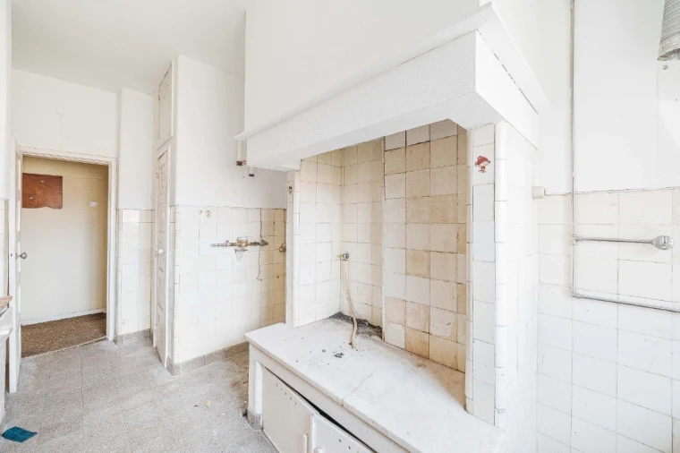 Apartamento T4 para Venda em Alvalade Foto 12