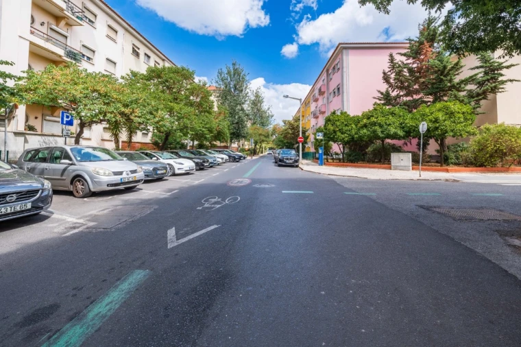 Apartamento T4 para Venda em Alvalade Foto 40