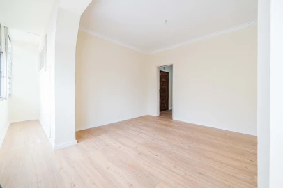 Apartamento T2 para Venda em Falagueira-Venda Nova