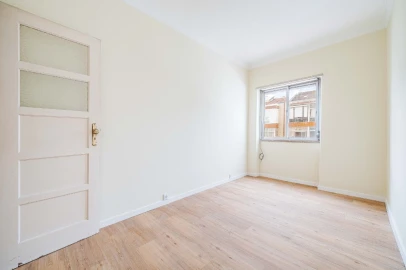 Apartamento T2 para Venda em Falagueira-Venda Nova