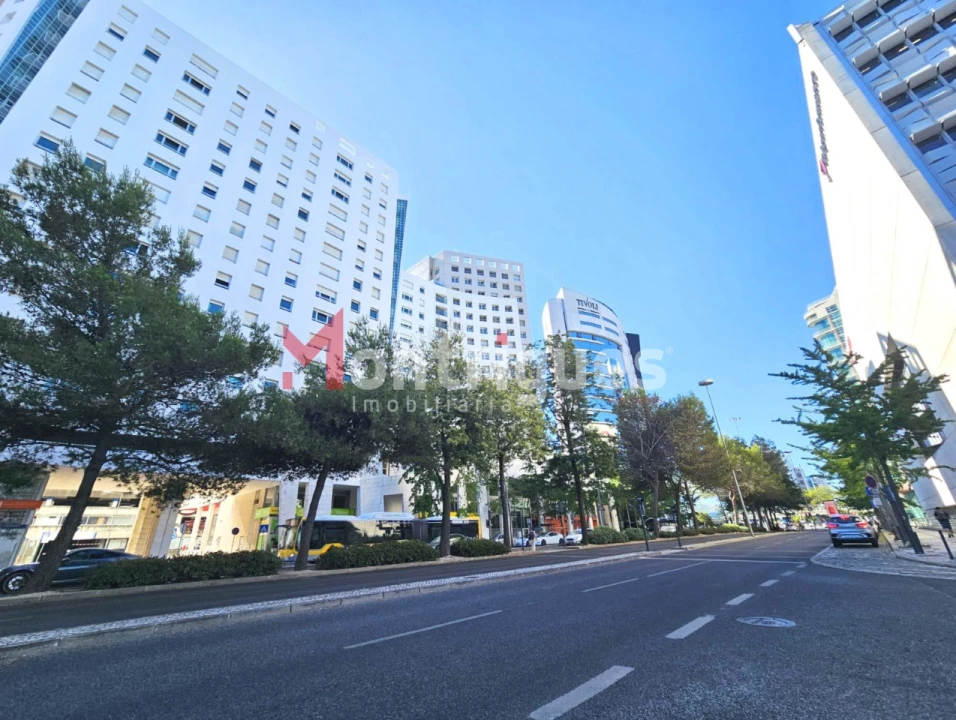 Apartamento T3 para Arrendamento em Parque das Nações Foto 1