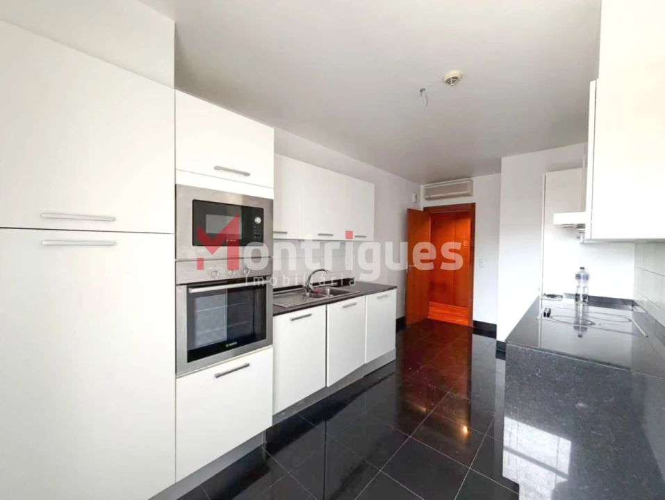 Apartamento T3 para Arrendamento em Parque das Nações Foto 6