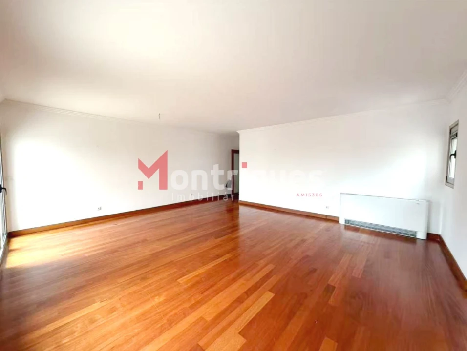 Apartamento T3 para Arrendamento em Parque das Nações Foto 8