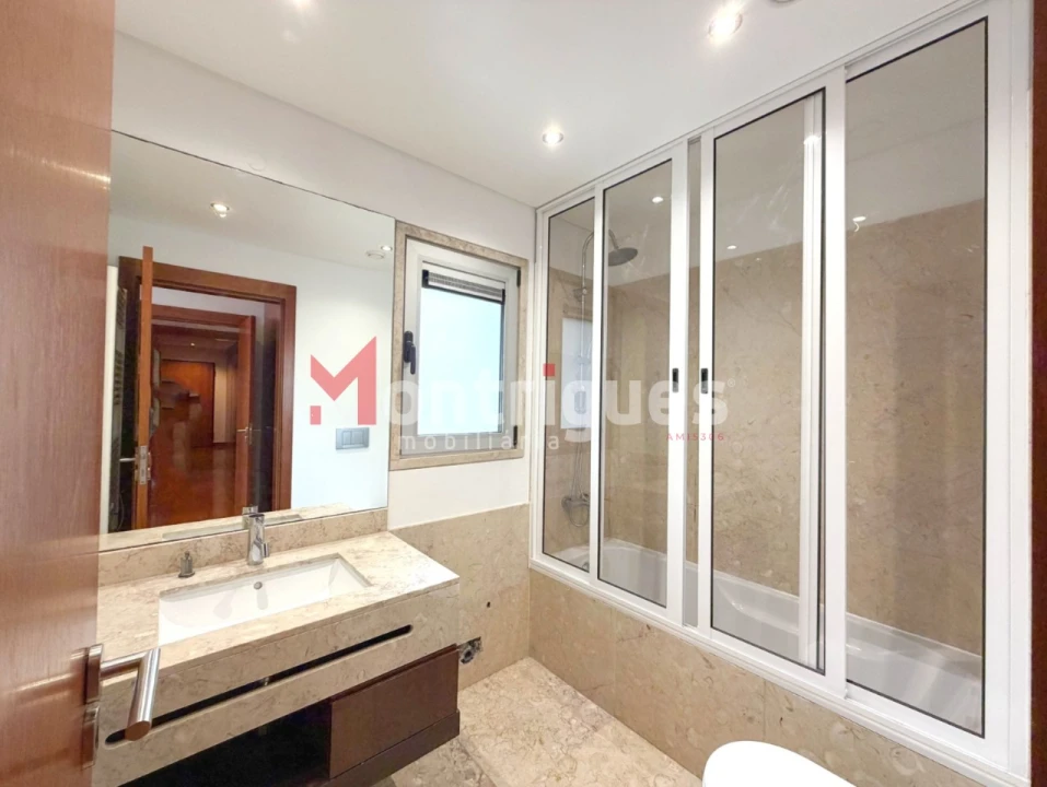 Apartamento T3 para Arrendamento em Parque das Nações Foto 19