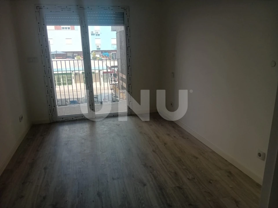 Moradia T4 para Venda em Corroios Foto 10