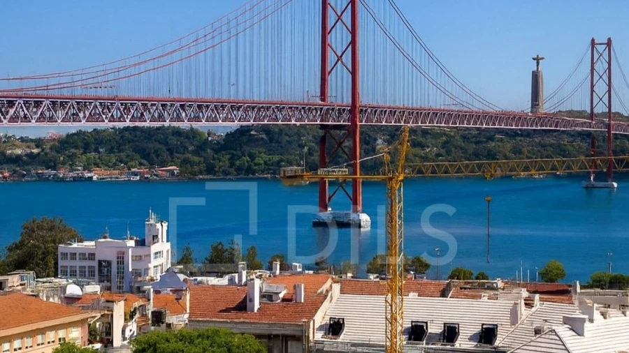 Moradia T5 para Venda em Alcantara