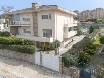 Moradia T3 para Venda em Aldoar, Foz do Douro e Nevogilde
