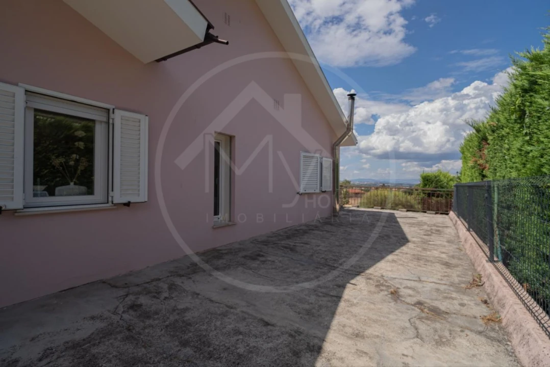 Moradia T4 para Venda em Eiras, São Julião de Montenegro e Cela Foto 40