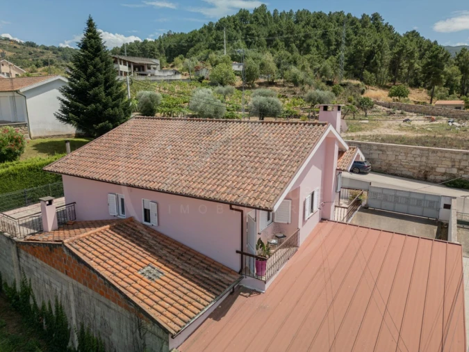 Moradia T4 para Venda em Eiras, São Julião de Montenegro e Cela Foto 10